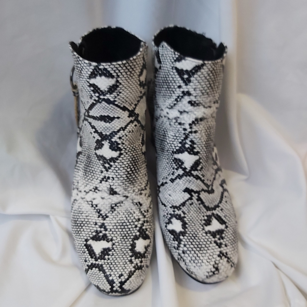 Snake Print Ankle Boot S:9 - image 2